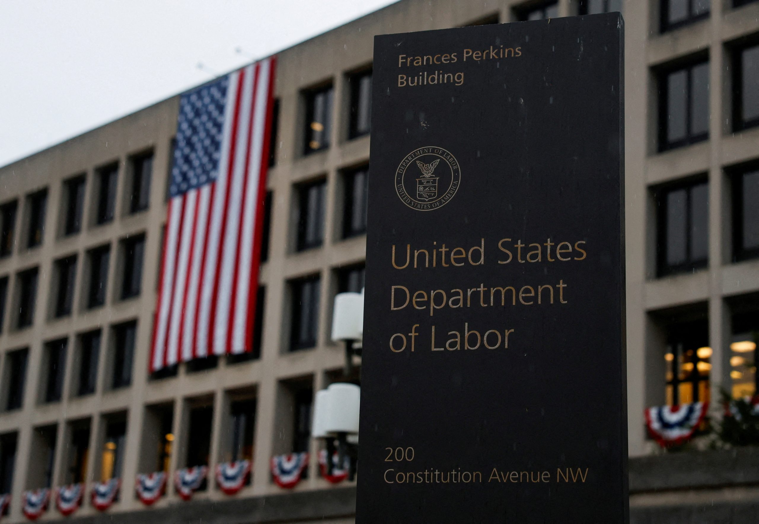 AG Labrador Urges Department of Labor to End H-1B Abuse, Protect American Workers